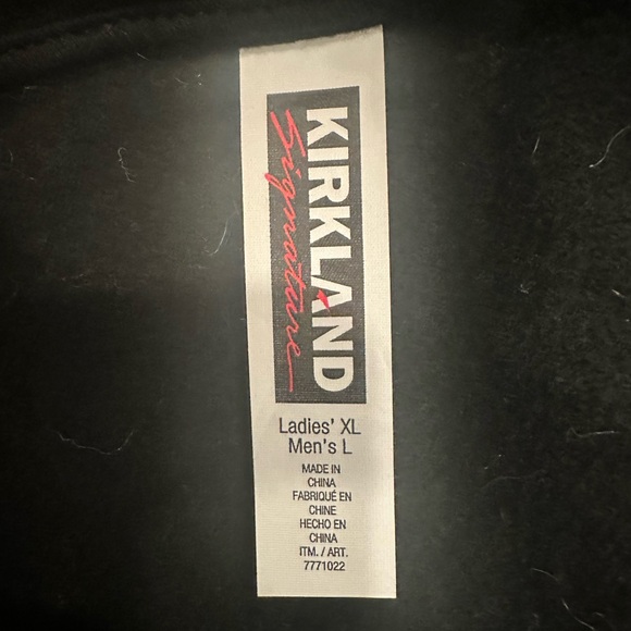 Kirkland Signature Unisex Black Crewneck Sweater - Picture 2 of 4